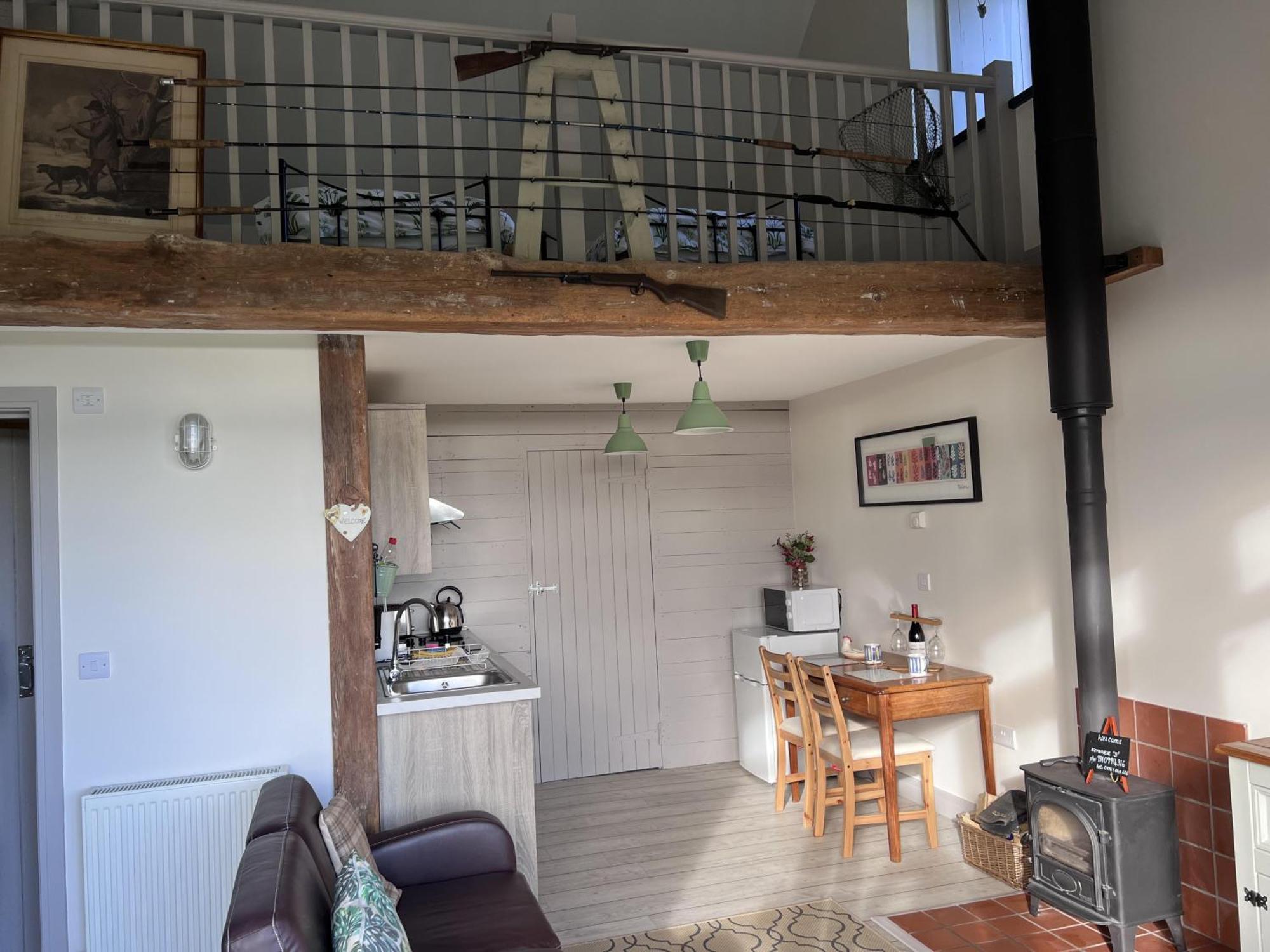 Poachers Hut - Captivating 1-Bed Cottage Shorwell Extérieur photo