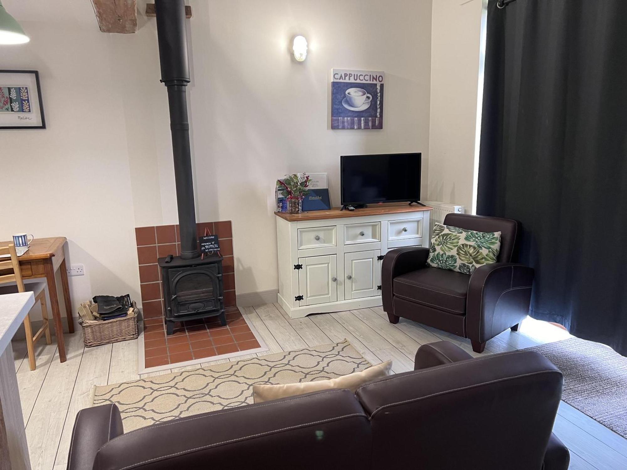 Poachers Hut - Captivating 1-Bed Cottage Shorwell Extérieur photo